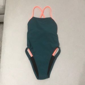 NWOT Jolyn Marley Tie-Back Swim Onesie 26